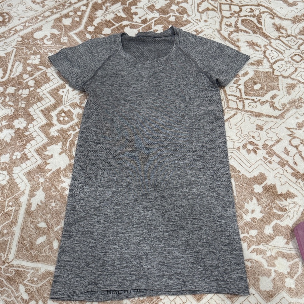 Lululemon Swiftly Tech Short Sleeve Shirt 2.0 *Hip Length